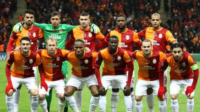 galatasaray-squadra-champions-2013-ifa Sneijder