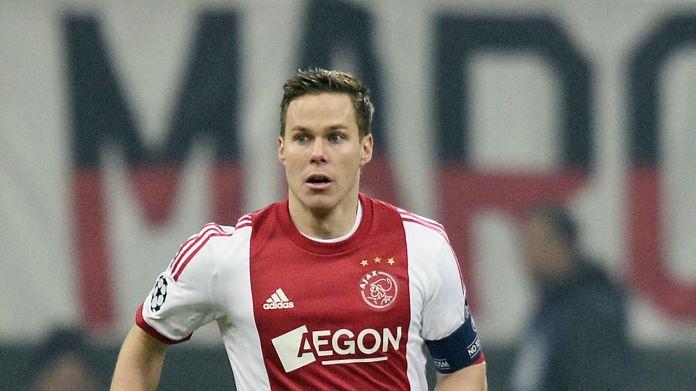 moisander-azione-ajax-champions-2013-ifa