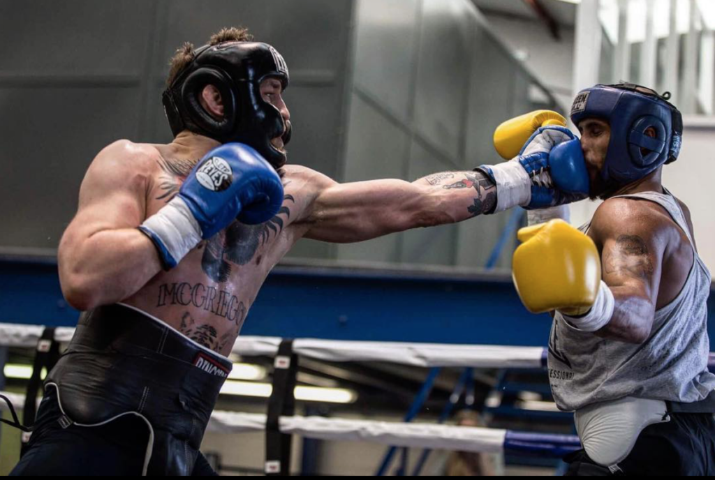 Conor McGregor, che classe: blucerchiato in primo piano - FOTO 1 Schermata 2017 07 17 alle 15.01.15
