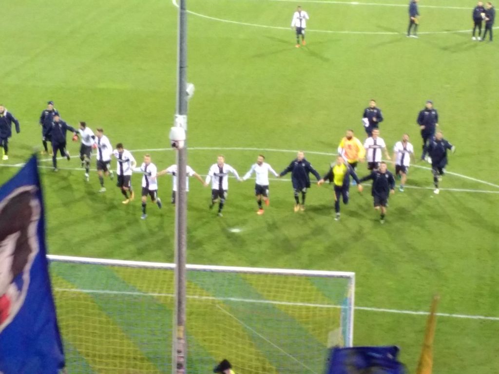 Sampdoria-Parma, un gemellaggio che dura: bandiere blucerchiate in Nord 1 parma sampdoria dicembre 2017