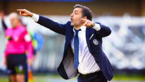Pecchia fa fuori 4 giocatori: clima teso in casa Hellas Verona