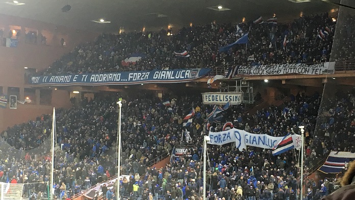 gradinata sud striscioni vialli