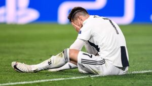 Juve fuori dalla Champions. I tifosi Samp: «Chi di VAR ferisce…»