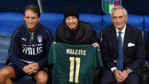 Italia, sorpresa Mihajlovic: il regalo di Mancini – FOTO