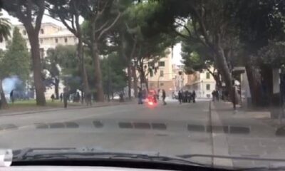 fumogeni polizia corteo tifosi sampdoria