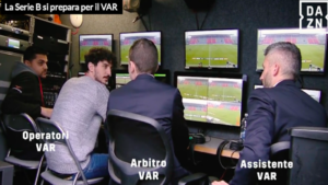 Come funziona il VAR: tecnologia, retroscena e segreti degli arbitri – VIDEO