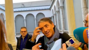 «Vialli parla ancora di Sampdoria?», la reazione di Mancini – VIDEO