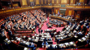 Coronavirus, la proposta in Senato: «Serie A in chiaro»