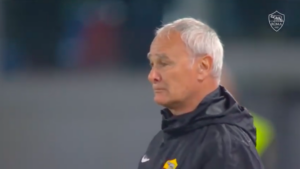 Dalle lacrime all’inchino ai tifosi: Ranieri torna a Roma. Un anno dopo – VIDEO