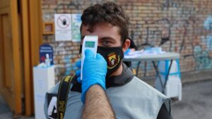 Serie A, cosa prevede il protocollo in Italia in caso di Covid-19