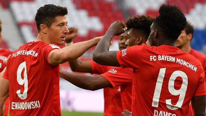 1.Bundesliga FC BAYERN MUENCHEN - FORTUNA DUESSELDORF Muenchen, Deutschland, 30. Mai 2020, Torjubel um Robert LEWANDOWSK lewandowski bayern monaco
