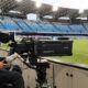 operatore tv cameraman stadio vuoto