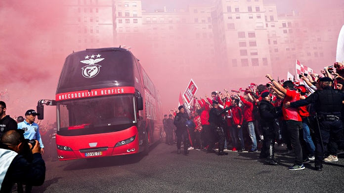 pullman benfica assalto tifosi