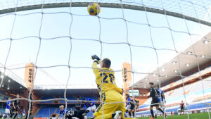 Compagna Skorupski importunata durante Sampdoria Bologna: lo sfogo – FOTO