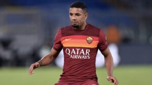 Roma, Bruno Peres fa discutere: festa e balli senza mascherina – FOTO