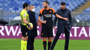 Serie A, Roma Sassuolo nel mirino: due arbitri verso lo stop di un turno