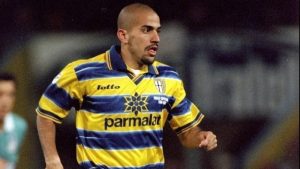 parma v fiorentina juan veron 5e833bf30f5a6e6902000001 copia