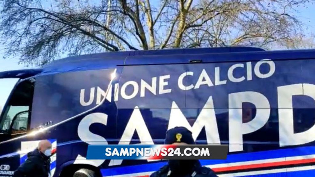 SN24 - Milan-Sampdoria, la squadra ha raggiunto San Siro - VIDEO 1 pulman