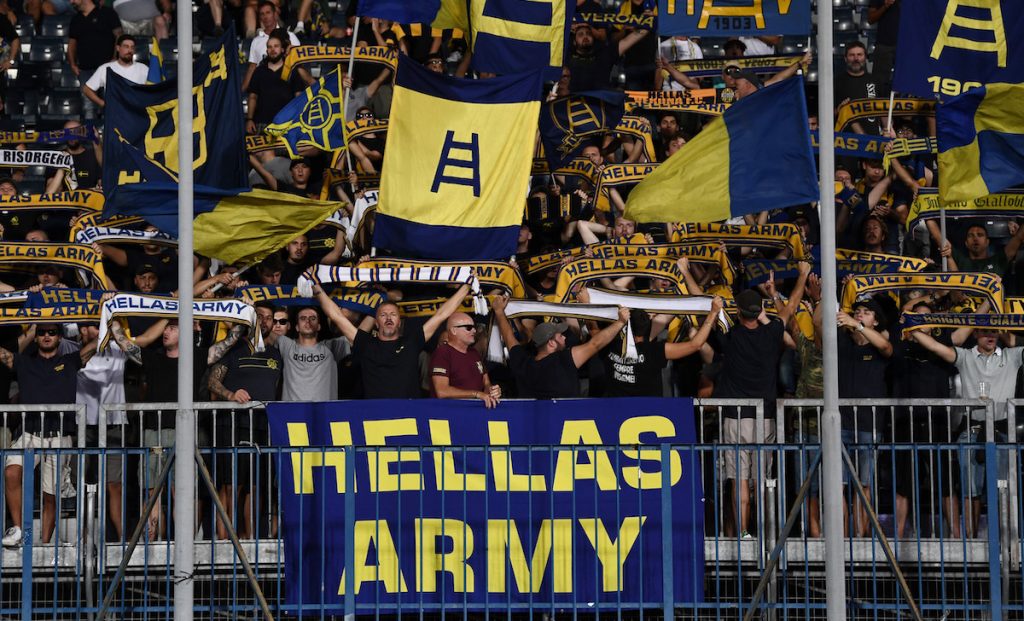 Sampdoria-Verona, i tifosi gialloblù rispondono presente: il dato 1 tifosi Hellas Verona TEO 8823