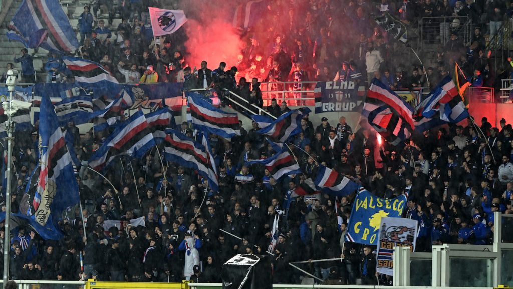 Sampdoria, alcuni scatti all'edizione del Salone Nautico Internazionale di quest'anno - FOTO 1 tifosi Sampdoria CM2 5075 e1698482792156