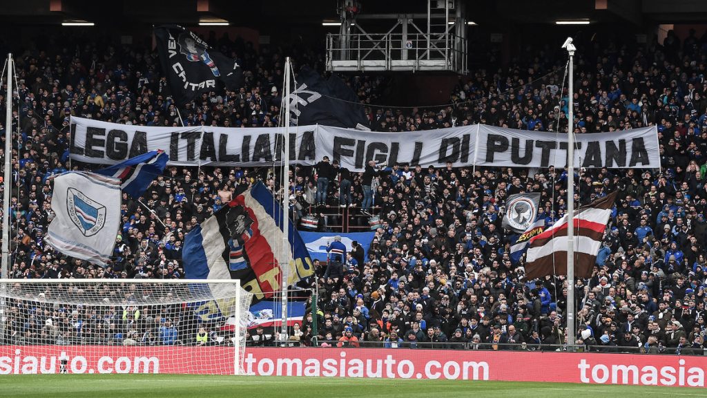 Tifosi della Sampdoria contro la Lega Serie A: al Ferraris spuntano due striscioni 📸 1 tifosi Sampdoria MP2 5835
