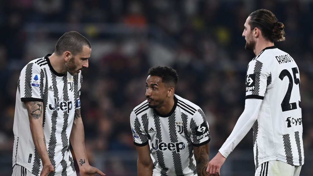 Allenamento Juventus: quattro bianconeri a parte. Il report 1 Danilo Bonucci Rabiot MG0 1986
