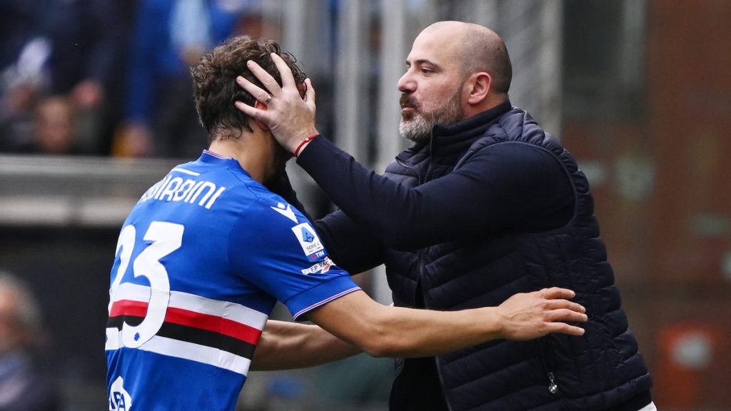 Gol Gabbiadini: la reazione di Stankovic durante Sampdoria-Verona 1 manolo gabbiadini