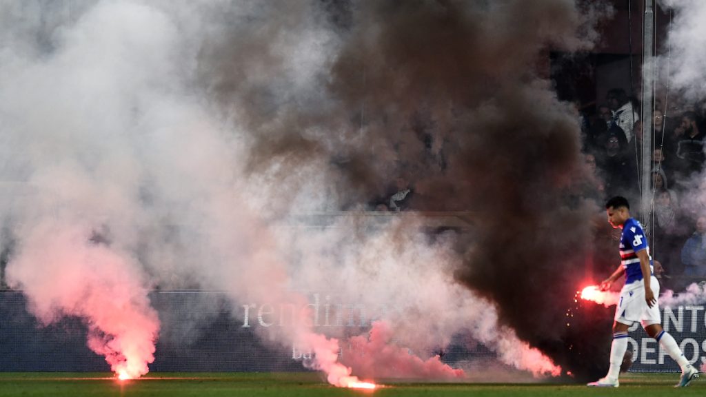 La Lega Serie A scrive a Lanna: «Comportamento non conforme dei tifosi» 1 protesta tifosi Sampdoria MP1 4638