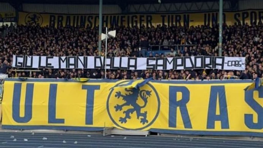 I tifosi dell'Eintracht BS sostengono la Sampdoria: «Giù le mani dal club» 1 FviXvHqWAAQgYrs