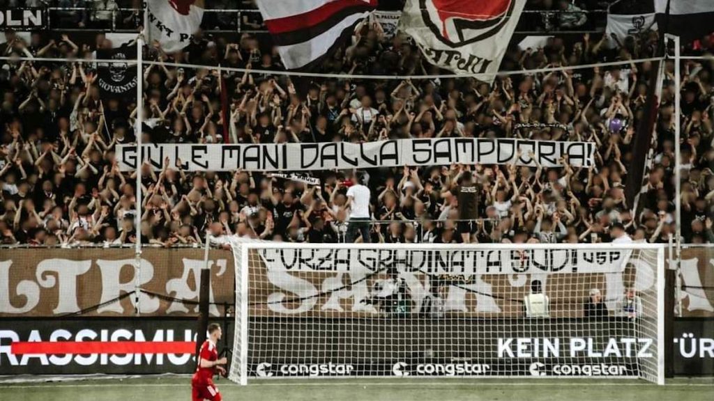 Giù le mani dalla Sampdoria: lo striscione dei tifosi del St. Pauli 1 st. pauli