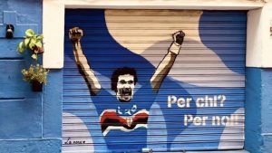 Valencia omaggia Vialli: dipinta la saracinesca di un ristorante
