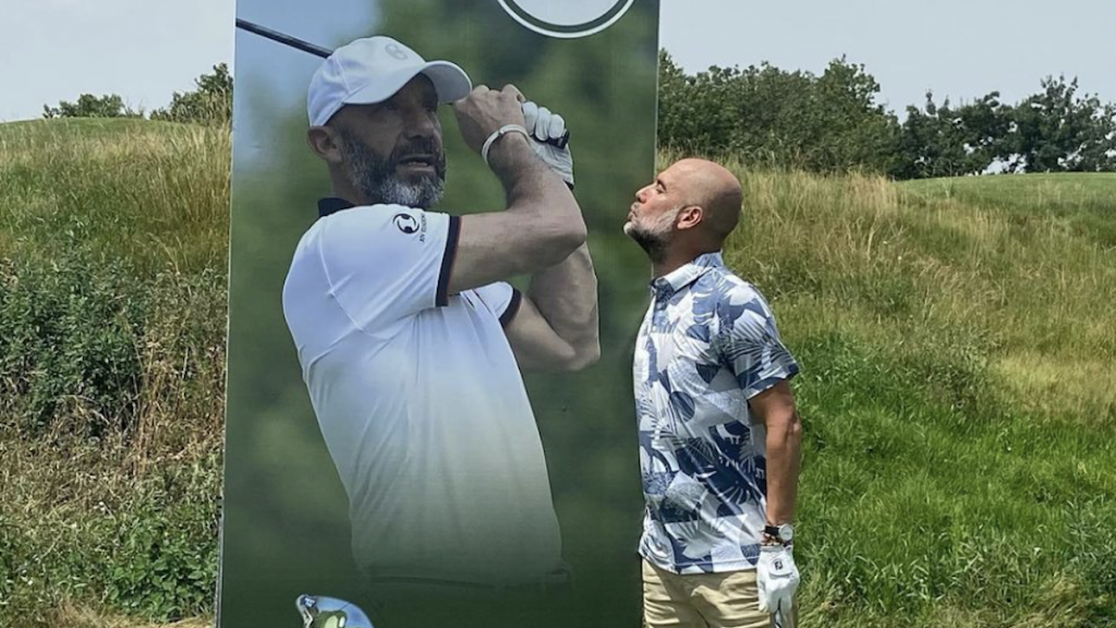 Guardiola bacia la foto di Vialli: il bellissimo gesto del tecnico 1 pep guardiola