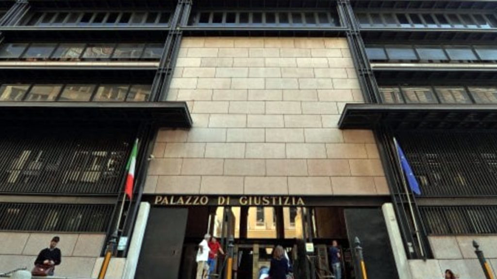 Ricorso Ferrero, spunta uno striscione sotto al Tribunale - FOTO 1 tribunalegenova