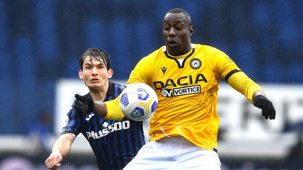 Okaka Sampdoria, si pensa all'attaccante attualmente svincolato. Il punto 1 stefano okaka