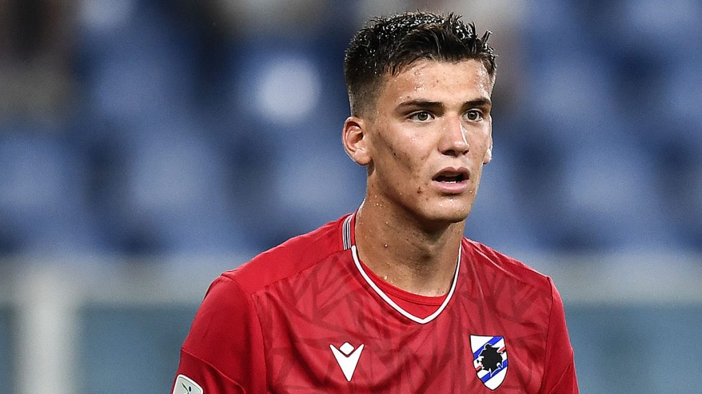 Look anni '80 per Stankovic: il portiere imita Pagliuca e Zenga 1 filip stankovic