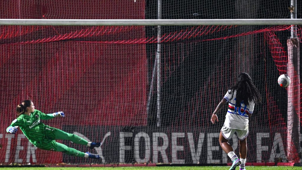 Sampdoria Women, il sorriso di Taty dopo l'allenamento in palestra - FOTO 1 taty gol rigore