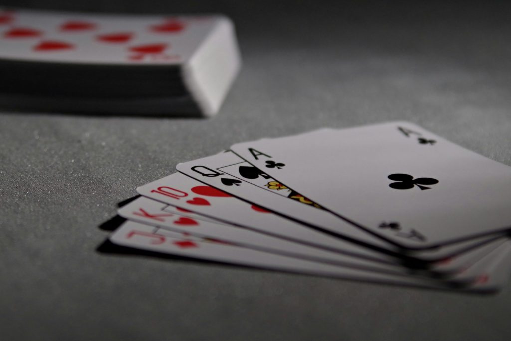 Le tecniche per contare le carte a poker: la regola del 4 e del 2 1 foto poker