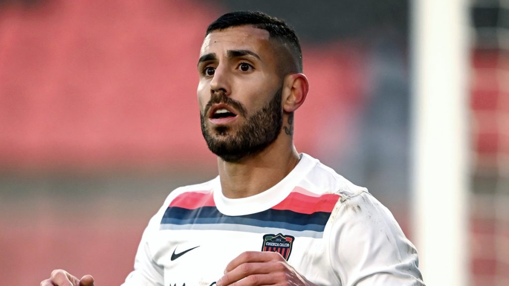 Cosenza-Sampdoria, è polemica per Tutino: il punto della situazione 1 Gennaro Tutino