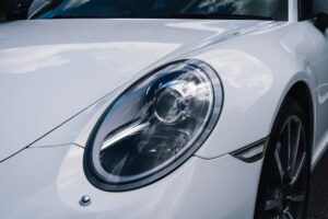 Road to Adventure: noleggio auto sportive negli Emirati Arabi Uniti per appassionati di guida