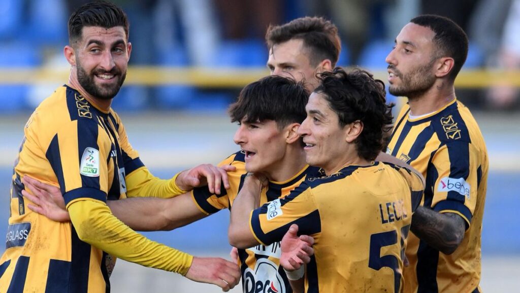 Juve Stabia, Adorante avverte la Sampdoria: «Ce la giocheremo fino alla fine per i play off. Il pubblico di casa...» 1 Juve Stabia squadra e1744729852159