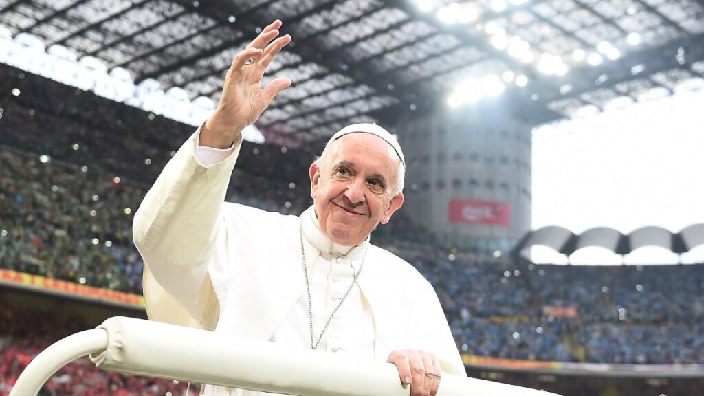 Morte Papa Francesco, lutto in tutto il mondo del calcio. Addio al pontefice tifoso: ecco quale squadra tifava 1 WhatsApp Image 2025 04 21 at 10.51.43