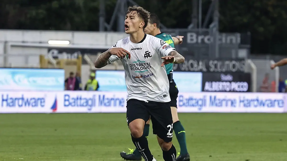 Esposito Sampdoria, pista difficile per il centrocampista dello Spezia? Ecco il punto della situazione 26 Salvatore Esposito