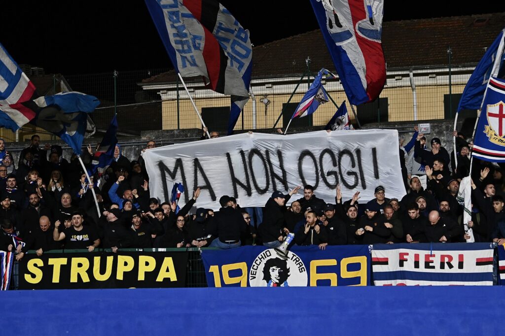 Sampdoria, protesta dei tifosi a Carrara: silenzio nel settore ospiti e dirigenti via prima della fine 28 Image Photo945529 1