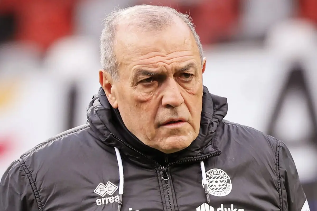 Tegola pesante, stagione finita: il comunicato ufficiale 27 Castori durante il riscaldamento del Sudtirol