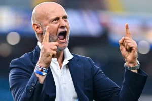 Lombardo esulta dopo la vittoria della Sampdoria contro l'Empoli