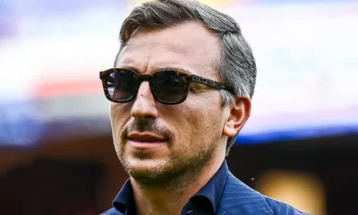 Manfredi sul terreno di gioco a Marassi