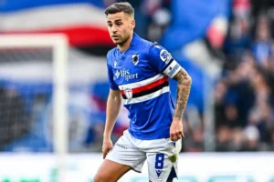 Ricci in campo con fascia da capitano