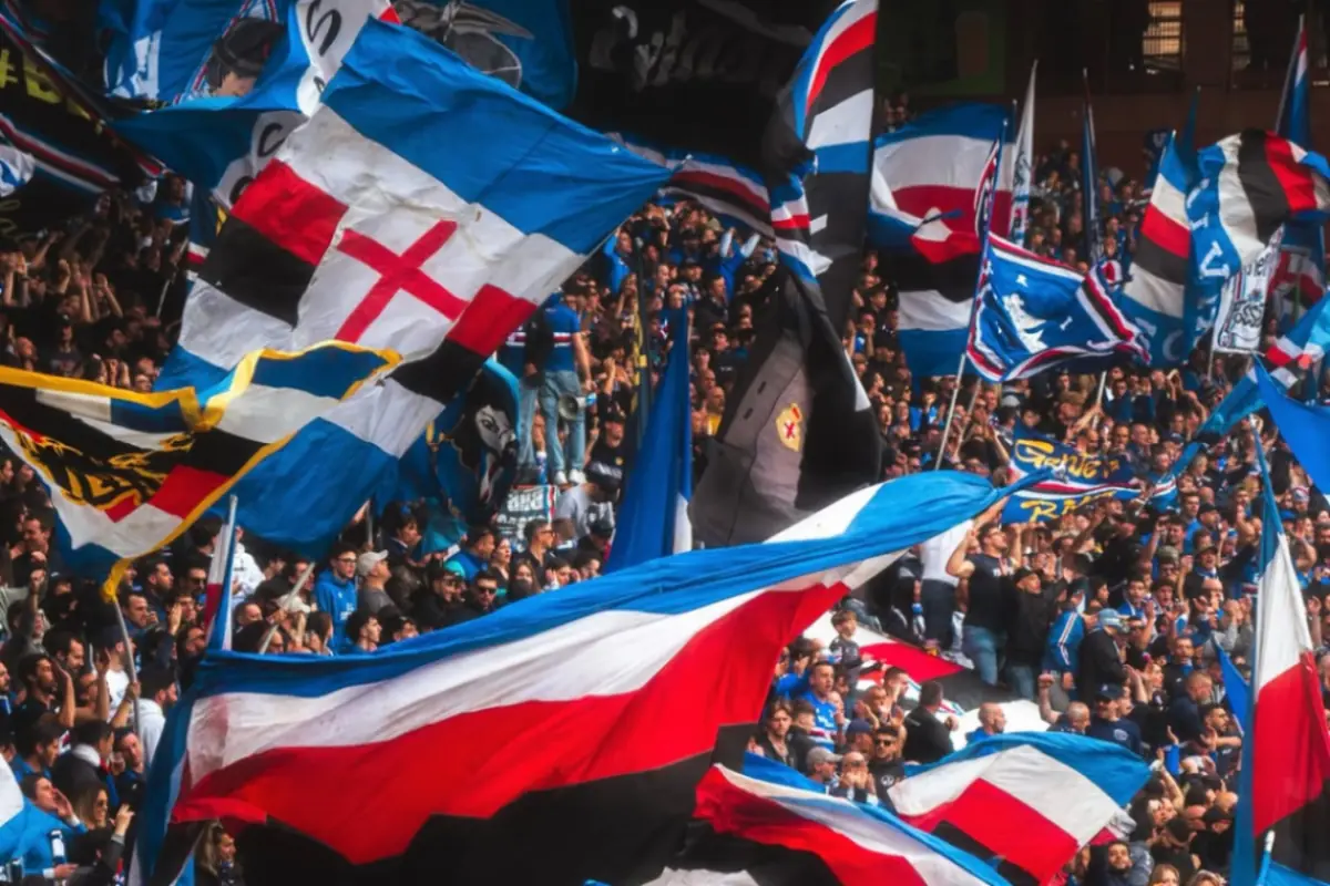 La Samp riparte da lui: la firma è già scritta 26 Tifosi Sampdoria con bandiere