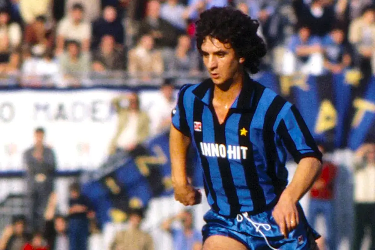 Addio a Beccalossi, anche la Samp piange: la lite con Bearzot, il rimpianto blucerchiato, il malore 27 Evaristo Beccalossi in campo con l'Inter