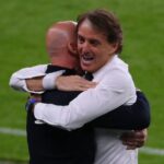 abbraccio vialli mancini europeo 2021